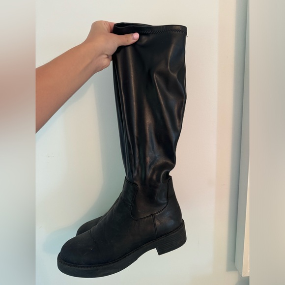 Size 9 Knee Boots - Picture 2 of 3